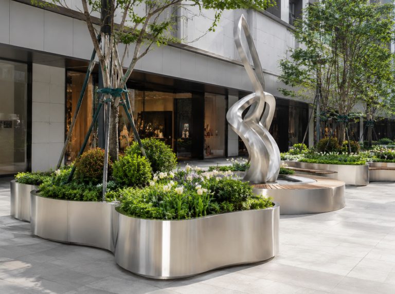 理塘县不锈钢景观雕塑与金属花箱